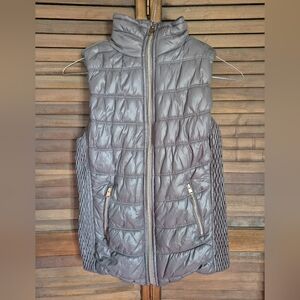 Quilted Puffer Vest SMALL in Charcoal Gray